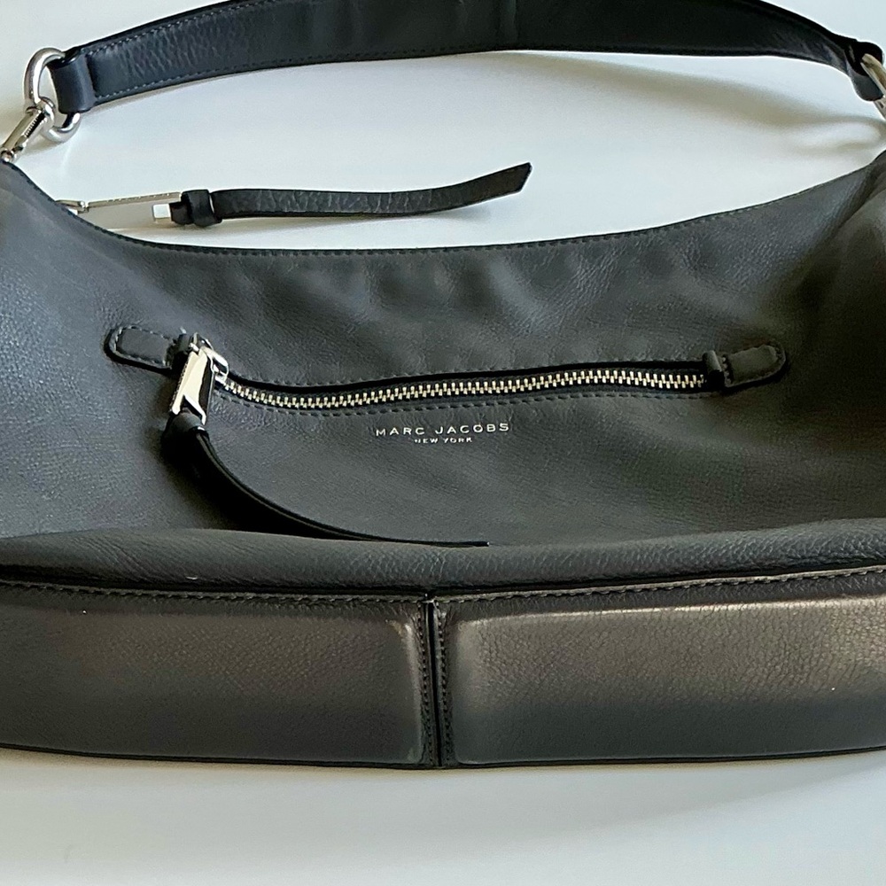 Marc Jacob’s Grey Hobo - Picture 4 of 16